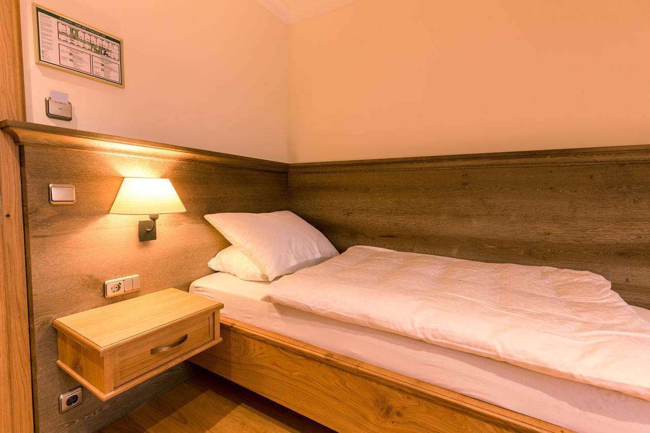Hotel & Gaststaette Zum Erdinger Weissbraeu Münih Dış mekan fotoğraf